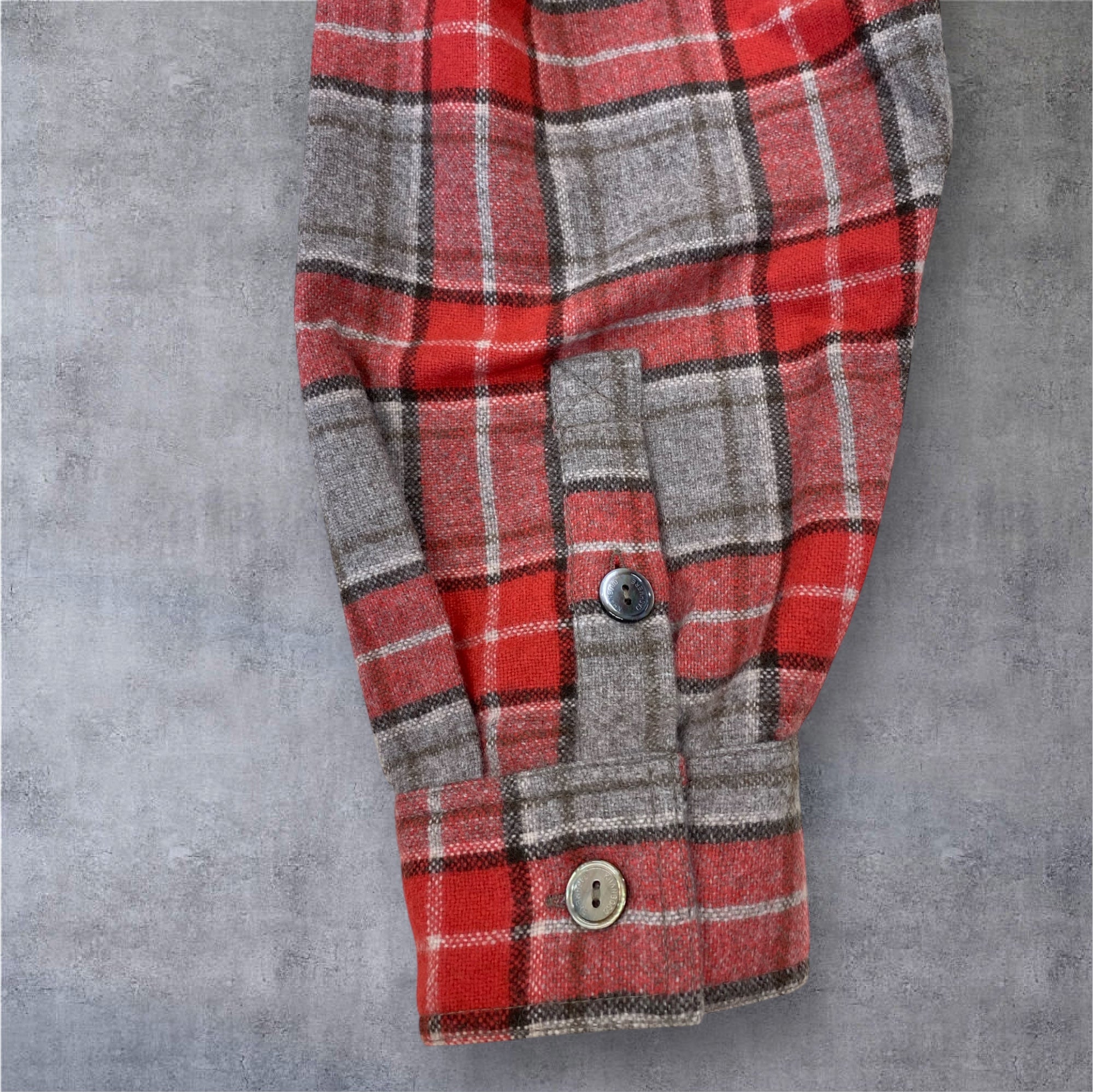 ヤクチェックシャツ